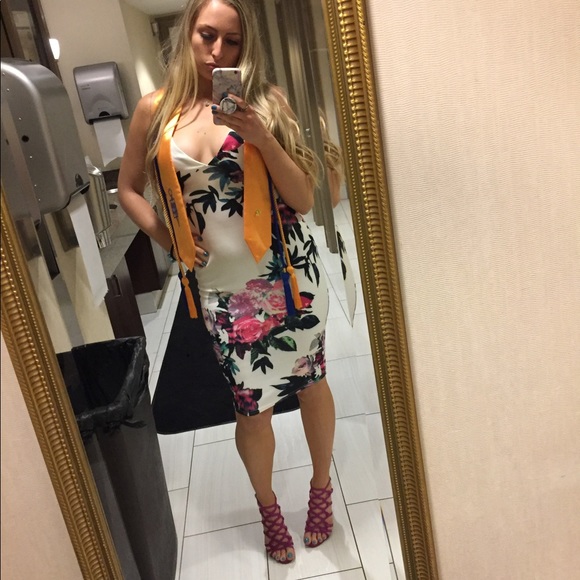 ✨FLORAL BODYCON DRESS✨ - Picture 6 of 7